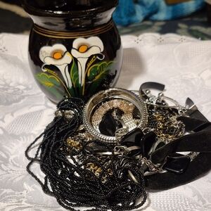 Elegant Black and Silver Women's Necklace